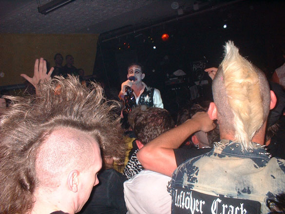 adicts_070814_14.jpg