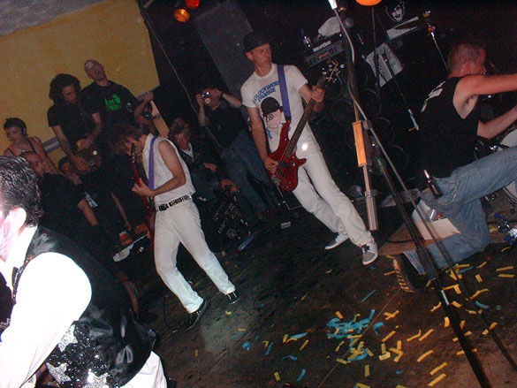 adicts_070814_24.jpg