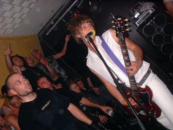 adicts_070814_30.jpg