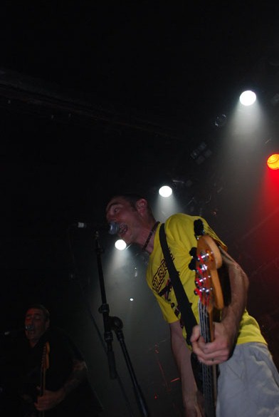 burningheads_090801_03.jpg