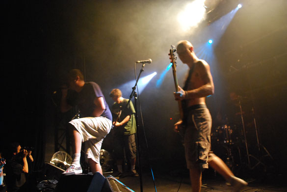 troubleeveryday_090801_09.jpg